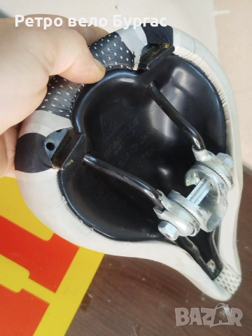 Нови италиански ретро седалка за велосипед Колело цена за брой , снимка 2 - Части за велосипеди - 54103363