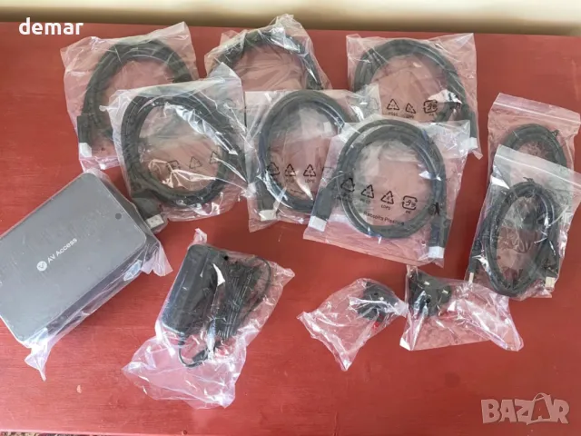 AV Access iDock D23 8K KVM докинг станция за 2 компютъра и 3 монитора, DisplayPort 2.0, HDCP 2.3, снимка 10 - Друга електроника - 50042477