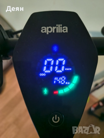 Електрическа тротинетка Aprilia, снимка 4 - Велосипеди - 52882223