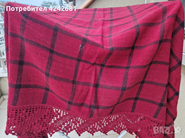 Тъкана вълнена покривка за легло от едно време