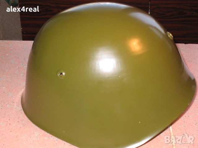 каски от комунистическата БНА тип М72 - 25 лв