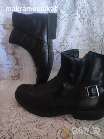 Продавам мъжки боти, черна естествена кожа, номер 44, стелка 28, като нови, немско производство 