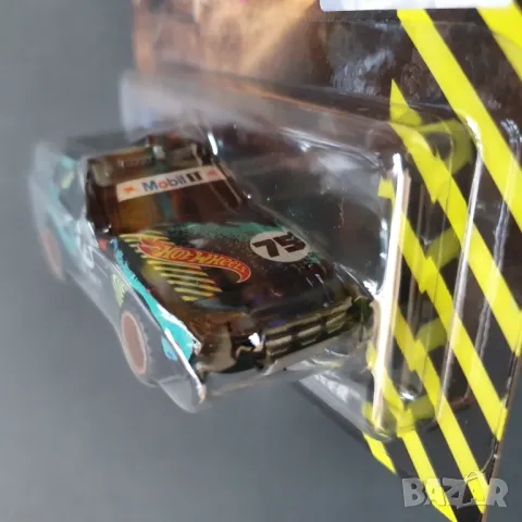 Hot Wheels количка Porsche 944 Dirtmeister Off-Road Mobil1, снимка 4 - Колекции - 49039415