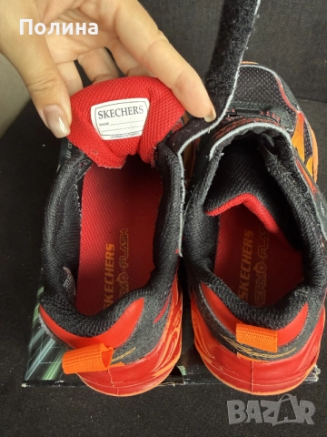 Светещи маратонки Sketchers, снимка 3 - Детски маратонки - 56079694