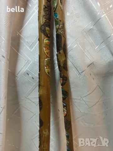 2 тиролски бастуна -и двата бастуна са почти пълни с типичните знаци ,значки ., снимка 7 - Други ценни предмети - 49646977