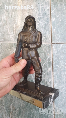 Бронзова фигура върху мраморен Постамент 1996, снимка 6 - Колекции - 53881134