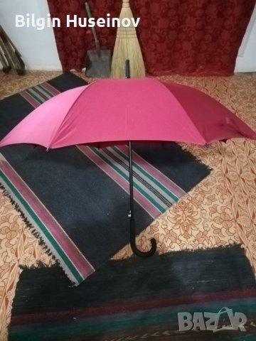 564 Класически автоматичен чадър за дъжд черен 16 ребра 98см, снимка 2 - Други - 37890346