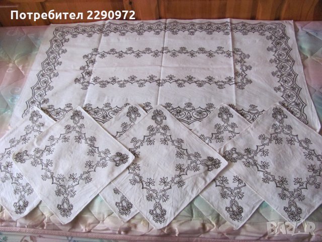 Покривчица и 6 салфетки за сервиране