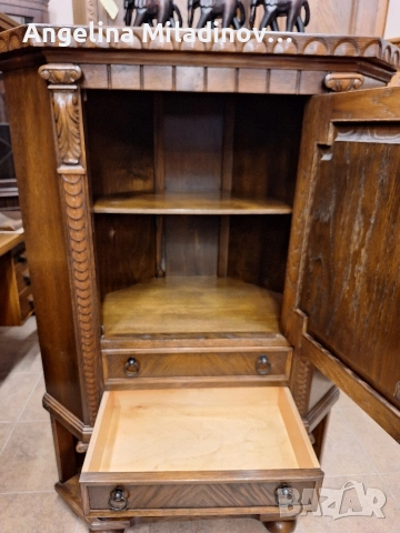 Винтидж ъглов шкаф с богата дърворезба , снимка 7 - Шкафове - 52990675