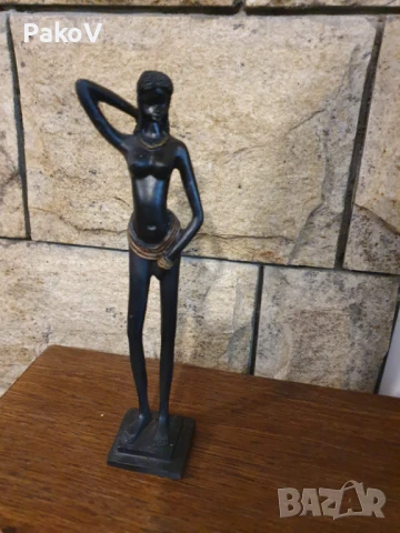 Елегантна статуетка „Дама“ — стилен декоративен акцент 🖤