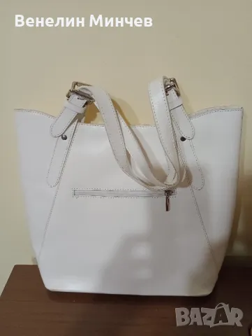 Дамска бяла чанта от естествена кожа, снимка 2 - Чанти - 47668425