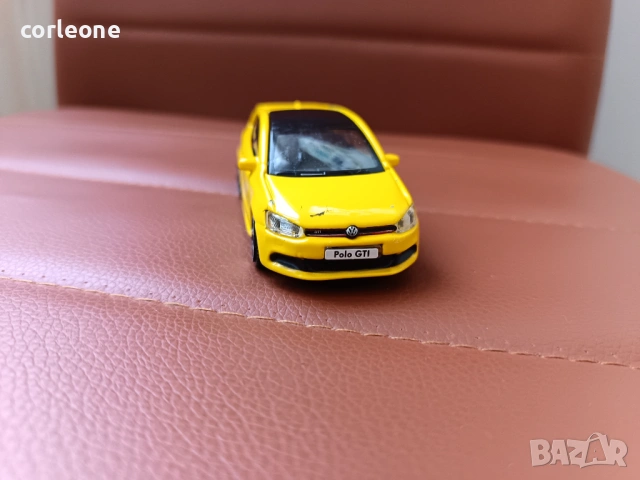 Volkswagen Polo GTI - мащаб 1:43 на bBurago моделът е в добро състояние, снимка 4 - Колекции - 50667066