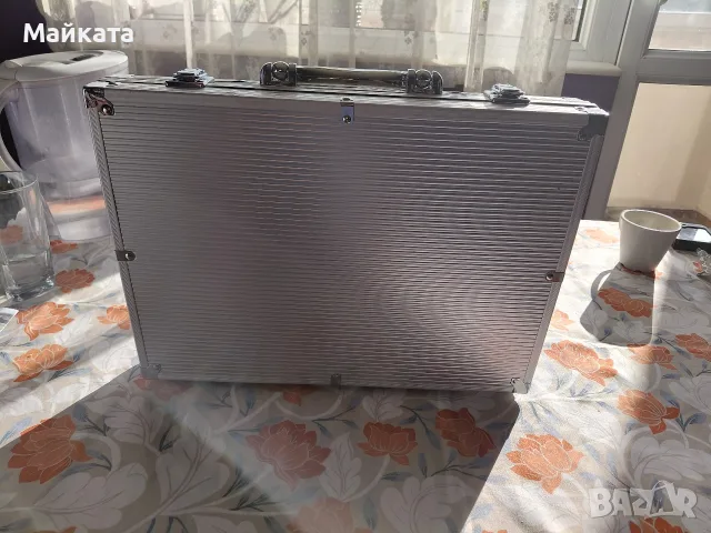 Покер сет с 200 чипа., снимка 2 - Карти за игра - 56533544