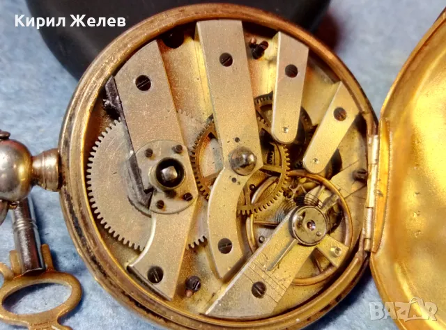 CYLINDRE QUATRE RUBIS Стар ШВЕЙЦАРСКИ СРЕБЪРЕН ДЖОБЕН ЧАСОВНИК ВИСОКА ПРОБА СРЕБРО с 2 КЛЮЧЕТА 48868, снимка 18 - Джобни - 48073974