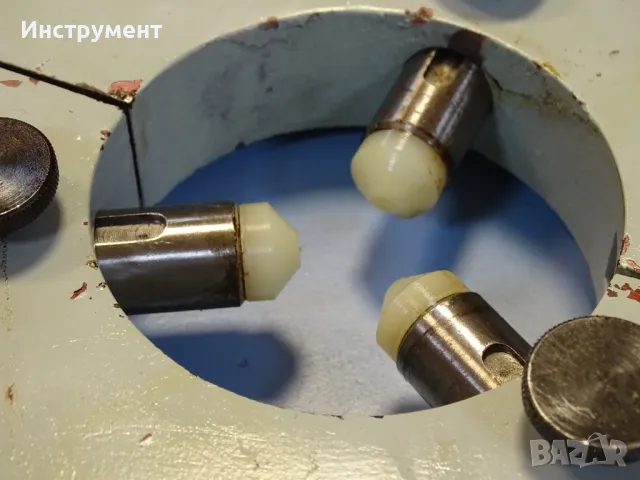 Три-опорен люнет за шлайф USSR, снимка 5 - Резервни части за машини - 49137957