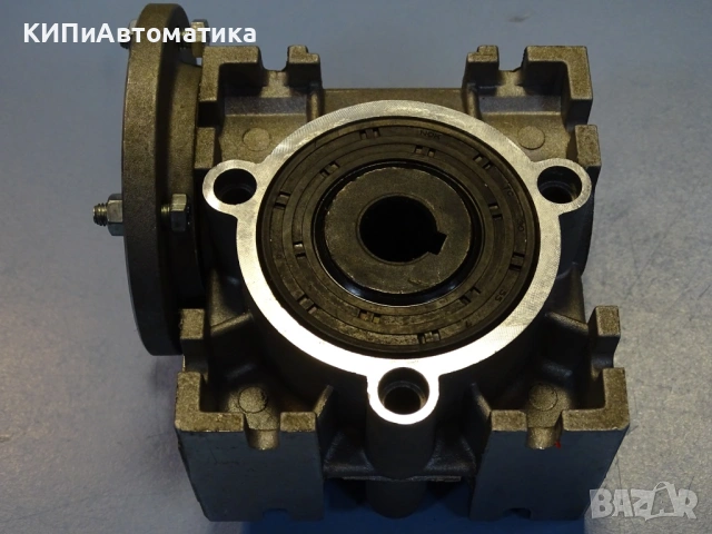 Червячен редуктор SITI MI 30 F7 Worm Reducer size-30 ratio-30, снимка 5 - Резервни части за машини - 53166180