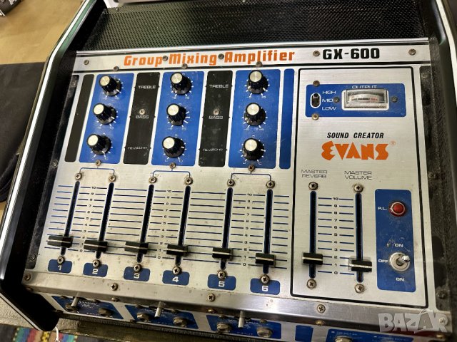 Винтидж китарен усилвател и миксер Evans GX-600.