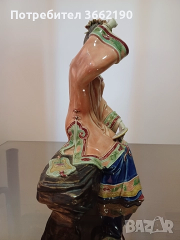 Керамична статуетка на жена, снимка 2 - Статуетки - 52909507