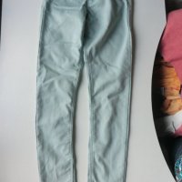 Ментови дънки клин НМ р140, снимка 1 - Детски панталони и дънки - 37432044