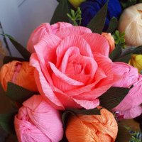 Бутикови ръчно изработени приказни цветя и лалета пълни с трюфели бонбони в красиви кашпи, снимка 6 - Изкуствени цветя - 32039304