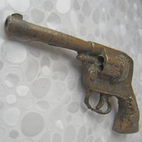 Бронзов пистолет револвер играчка преспапие метал 664 грама, снимка 9 - Статуетки - 29125872