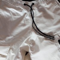 Нов карго джогър панталон Bershka, снимка 6 - Панталони - 42046660