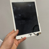 Таблет Apple iPad Air 2 А1567 (2014) 32GB Wi-Fi+LTE, снимка 2 - Таблети - 44623573