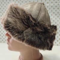Дамска кожена шапка - 2 avangard-burgas, снимка 1 - Шапки - 44242149