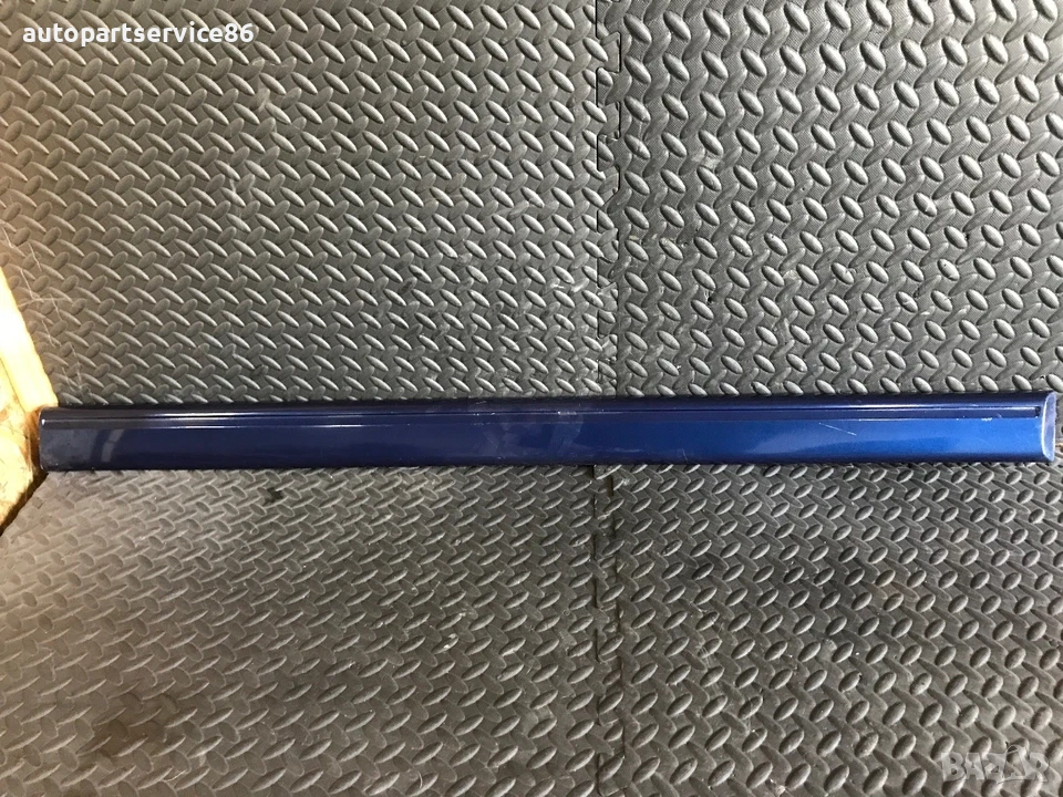 Външна лайсна за предна дясна врата син цвят за KIA Magentis (2002), снимка 1