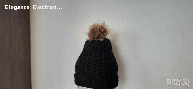 Продавам дамска зимна шапка с пух. , снимка 1