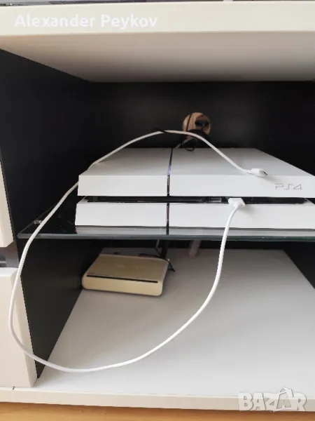PlayStation 4 един терабайт, снимка 1