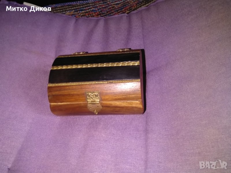 Дървена кутия ръчна изработка за бижута с орнаменти нова 105х80х52мм, снимка 1