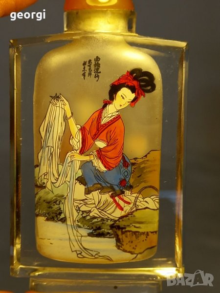 Японско стъклено шишенце за енфие или парфюм, снимка 1