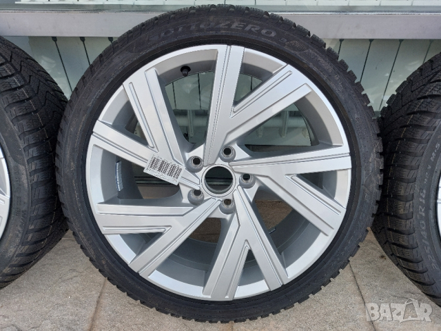 Оригинални джанти за Голф 8 Bergamo 18", снимка 4 - Гуми и джанти - 44587963