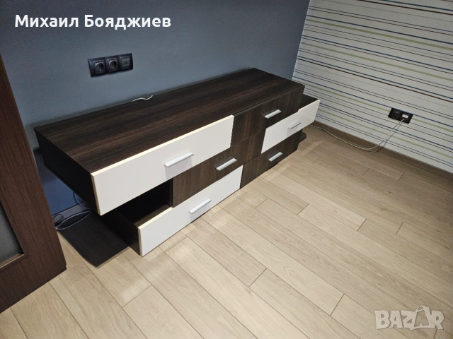 Холен модул бяло-кафяв, снимка 2 - Шкафове - 54078814