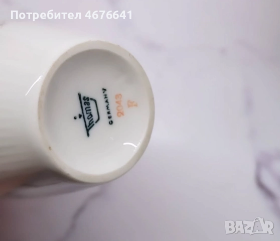 Троен порцеланов сет и вазичка, снимка 4 - Чаши - 52775704