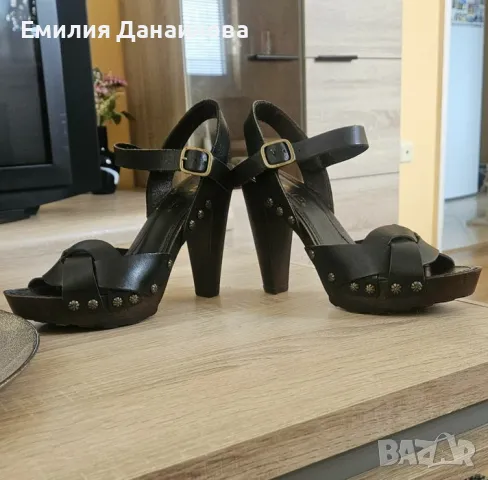 Продавам испански дамски сандали 