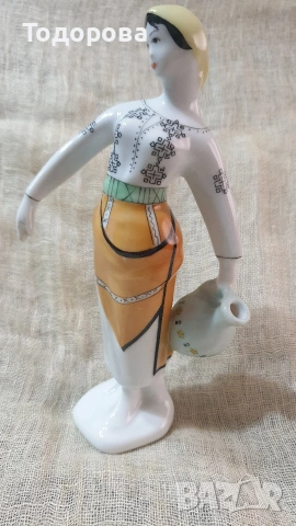 Порцеланова фигура, снимка 2 - Антикварни и старинни предмети - 53933030