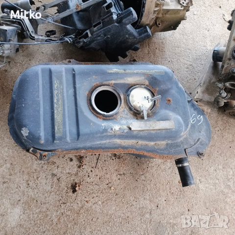 Резервоар + Нивомер За Рено 19 Бензин 1990г / Renault 19 Petrol 1990y