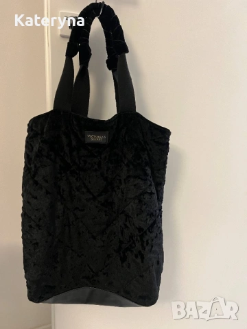 Чантата на Виктория Сикрет, снимка 2 - Чанти - 54059168
