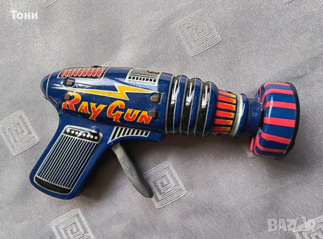 Тенекиена играчка, Лъчев пистолет, "Космически пистолет"JAPON Ray Gun