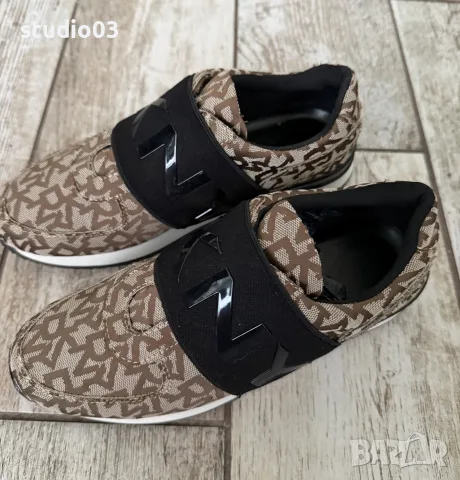 Дамски спортни обувки DKNY, снимка 2 - Маратонки - 56132327