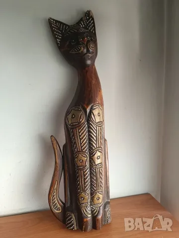 Котка, дърво украса
