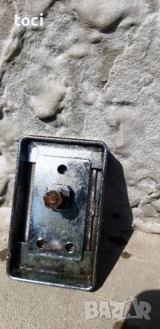 Стара автомобилна емблема от соц времената , снимка 2 - Други ценни предмети - 37865843