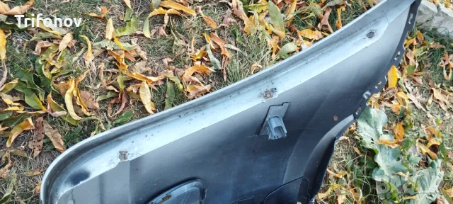 Оригинална предна броня Volkswagen Touran 2010-2015, снимка 7 - Части - 47915461