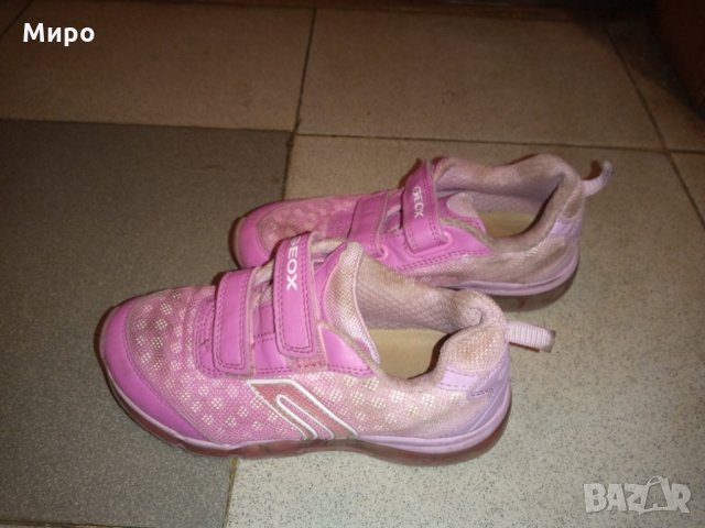 Оригинални момичешки маратонки със светещи подметки Geox, снимка 4 - Детски маратонки - 31029738