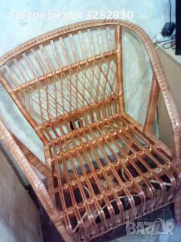 Трапезна  плетена   на две нива и два плетени трапезни стола тип фотьойли, снимка 4 - Маси - 44125304