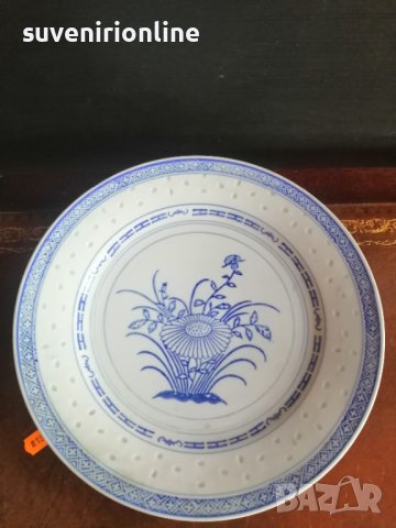Стара порцеланова чиния за декорация 