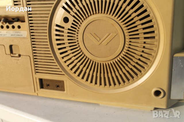 Радио касетофон ''Sharp GF 575 Z'', снимка 18 - Радиокасетофони, транзистори - 44435978