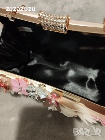 ЕЛЕГАНТНА ДАМСКА ЧАНТИЧКА  - сатен и декоративни цветя , снимка 6 - Чанти - 53087372